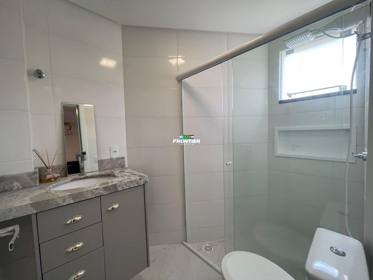 02 Su�tes aluguel anual mobiliado Porto Belo SC.