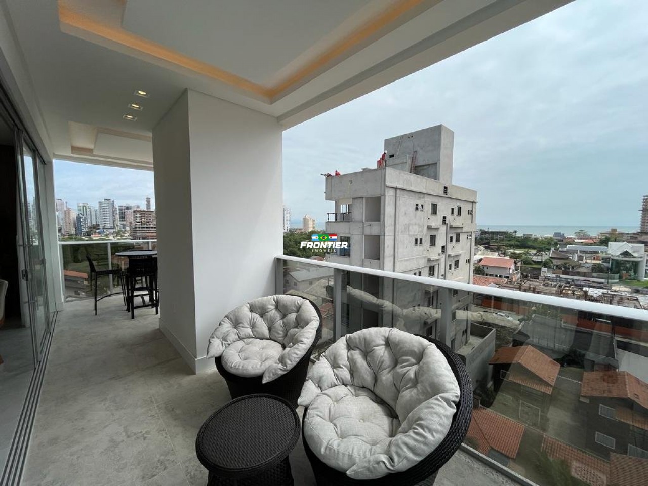 02 Su�tes pronto, Bal. Perequ�