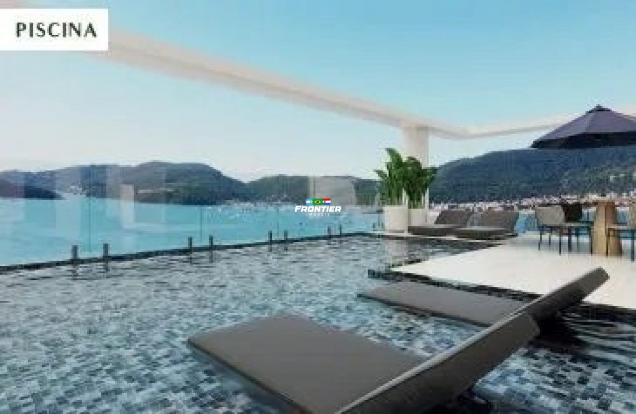 02 Su�tes � 100 metros do mar