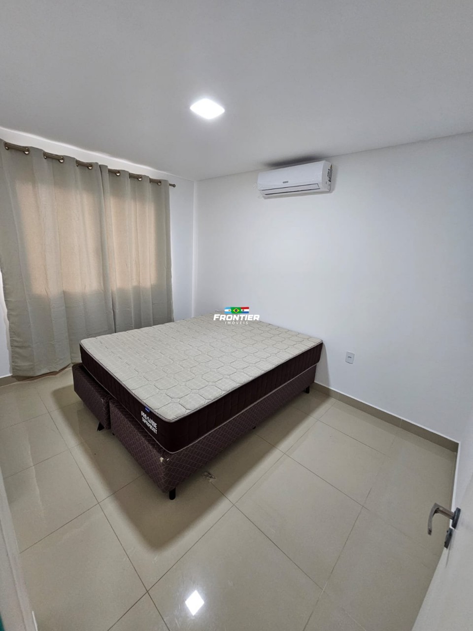 02 Su�tes mobiliado Bal. Perequ�