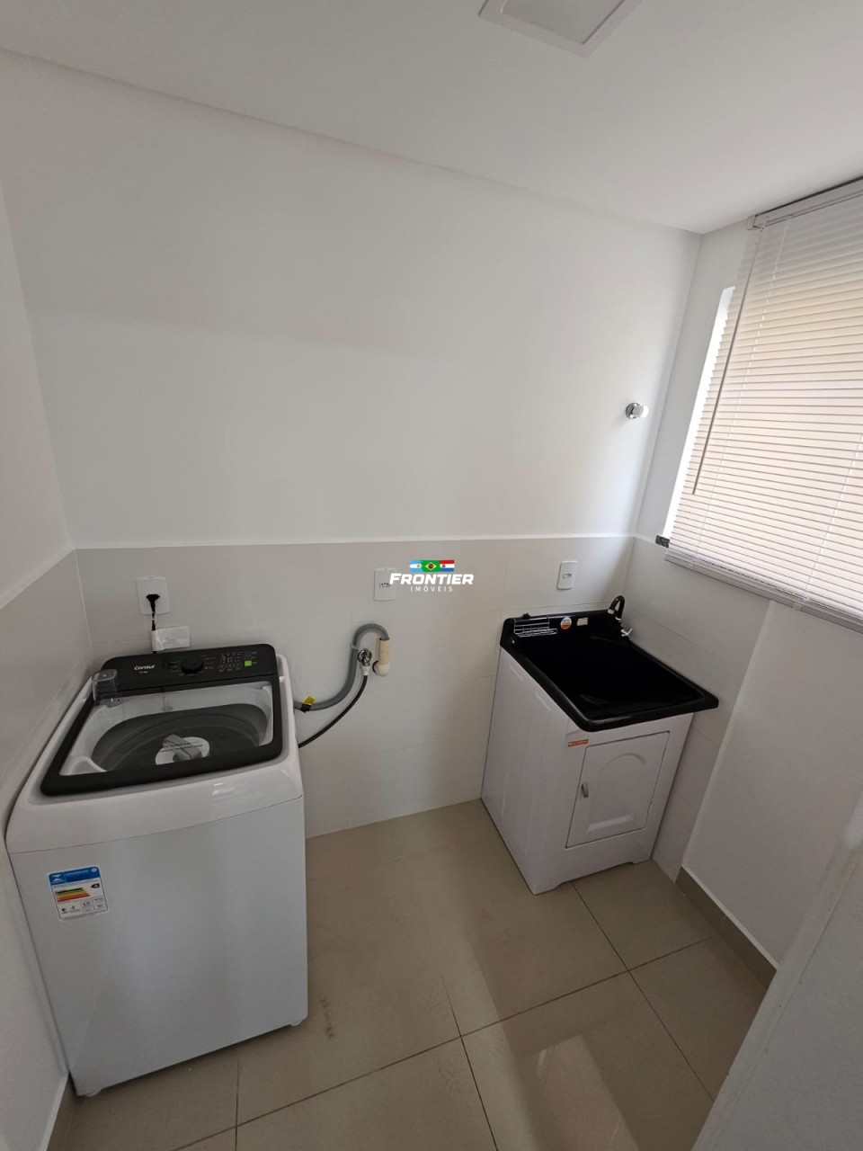 02 Su�tes mobiliado Bal. Perequ�