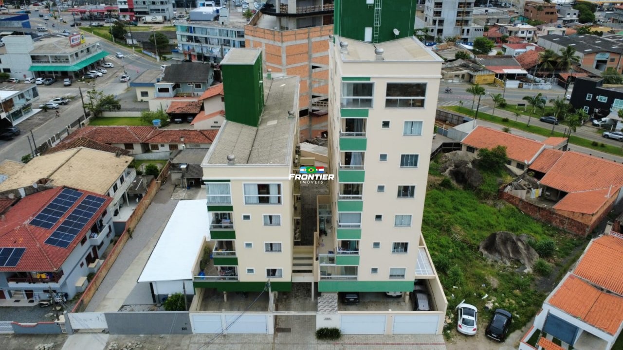 02 Su�tes mobiliado Bal. Perequ�