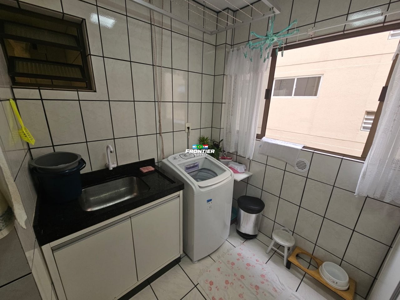 Apartamento  loca��o anual meia praia