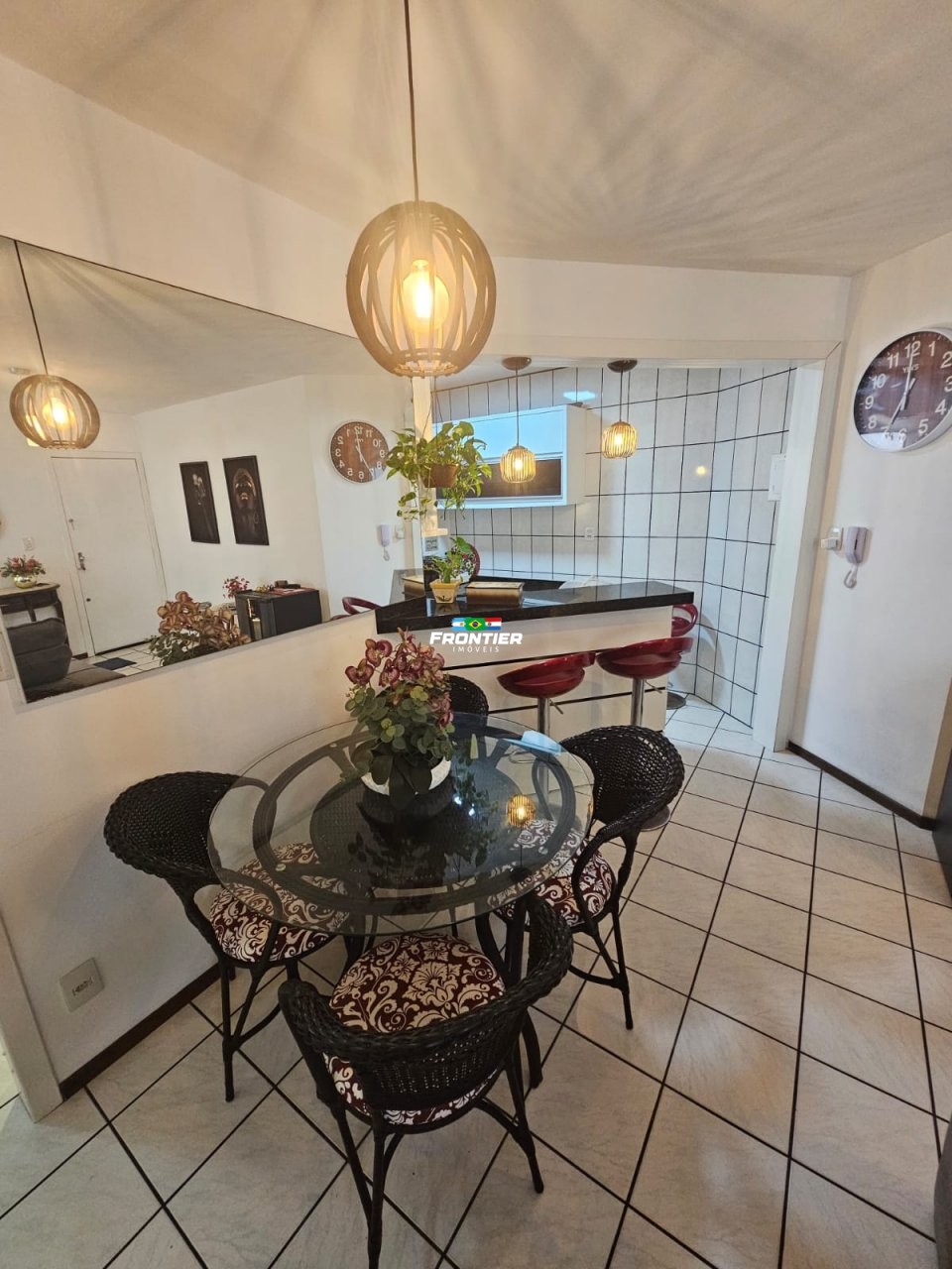 Apartamento  loca��o anual meia praia