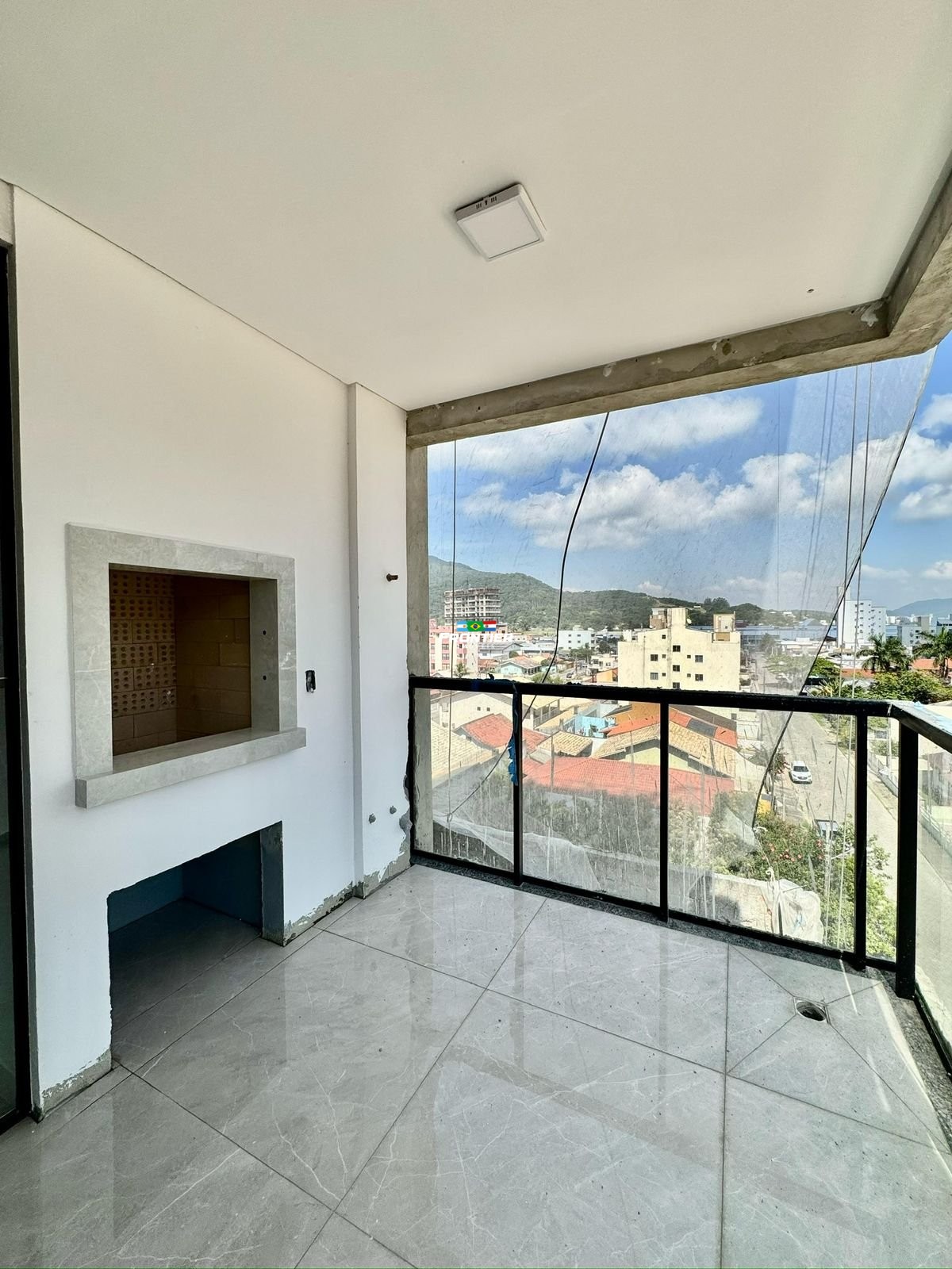 03 Sutes  350 metros da praia