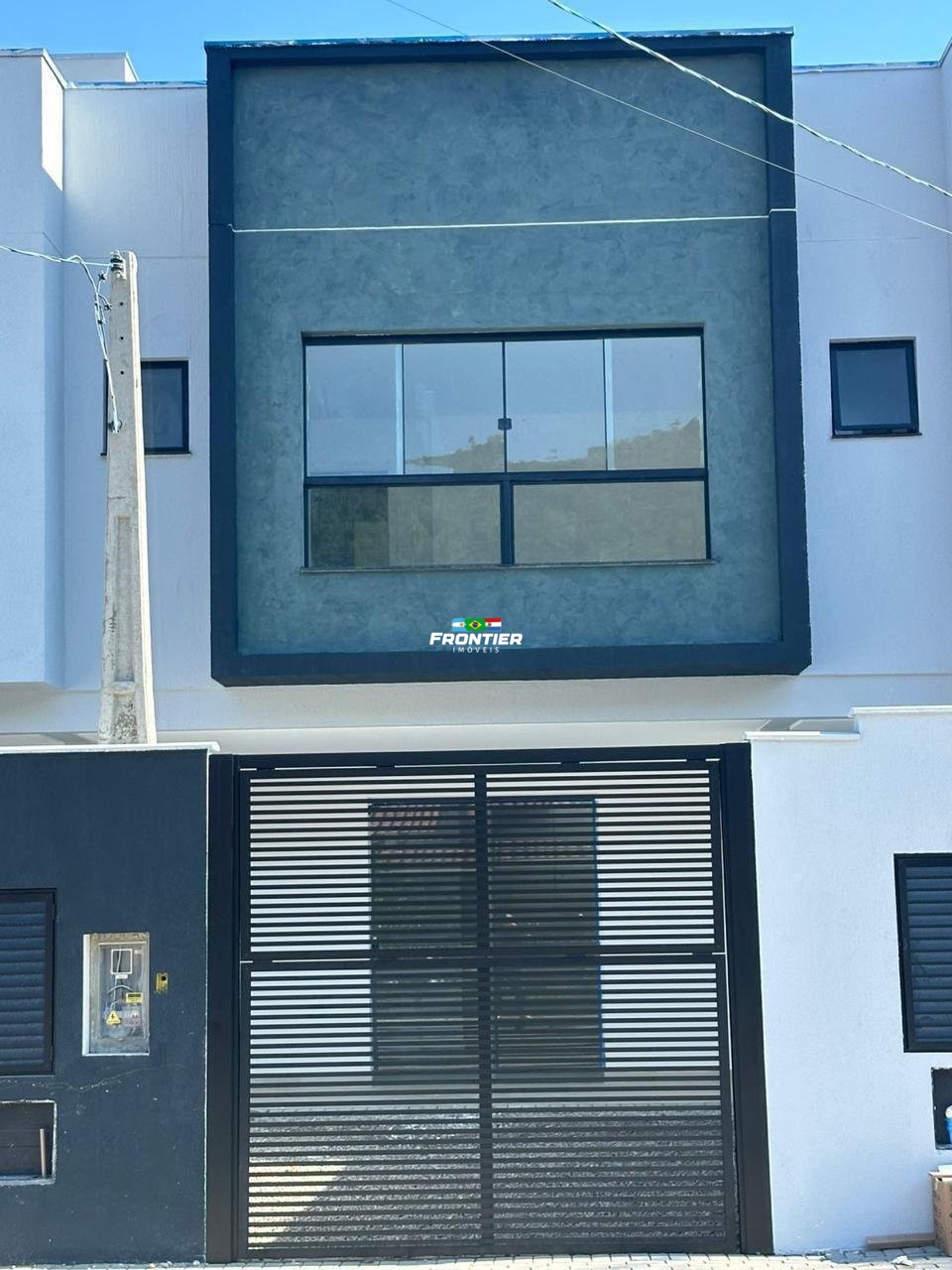 Sobrado de 03 Quartos novo, 800 metros da praia