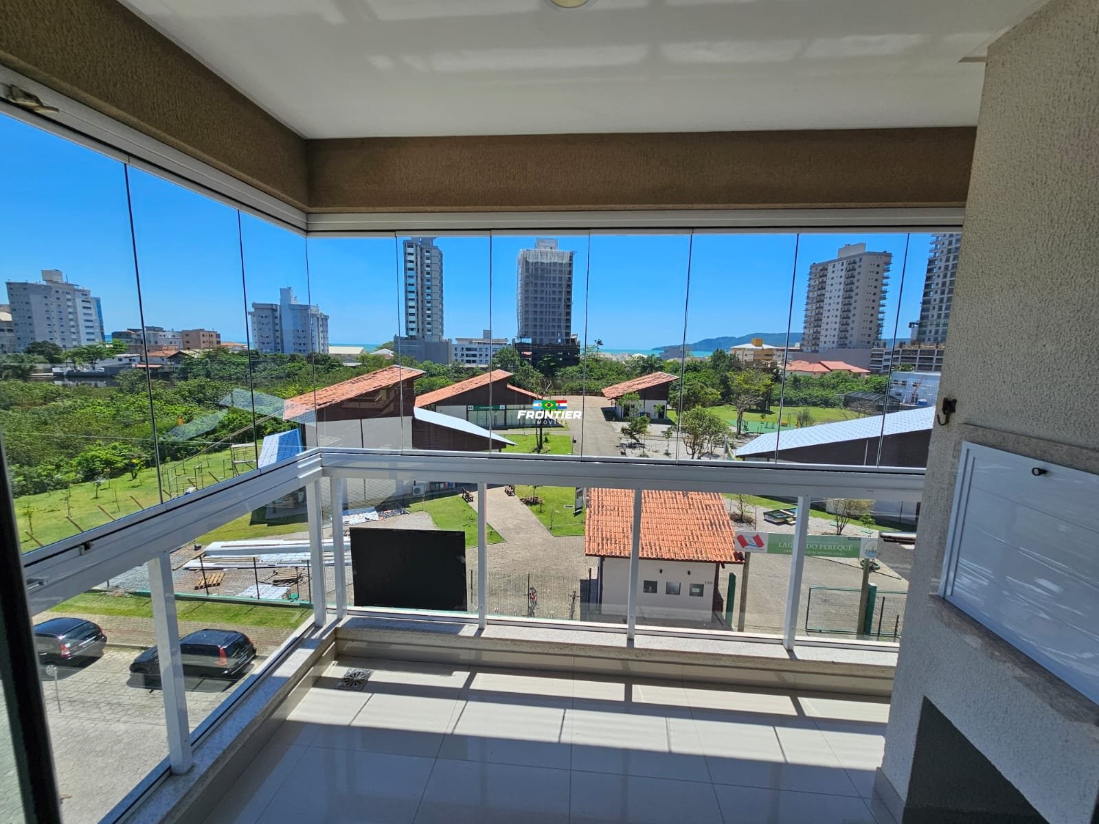 Locao anual 03 quartos  400 metros do mar