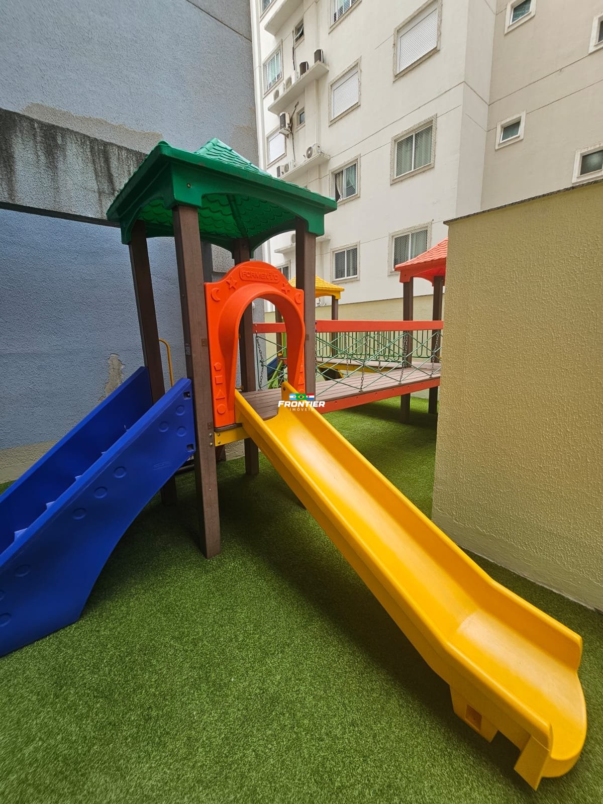 Loca��o anual 03 quartos Meia Praia