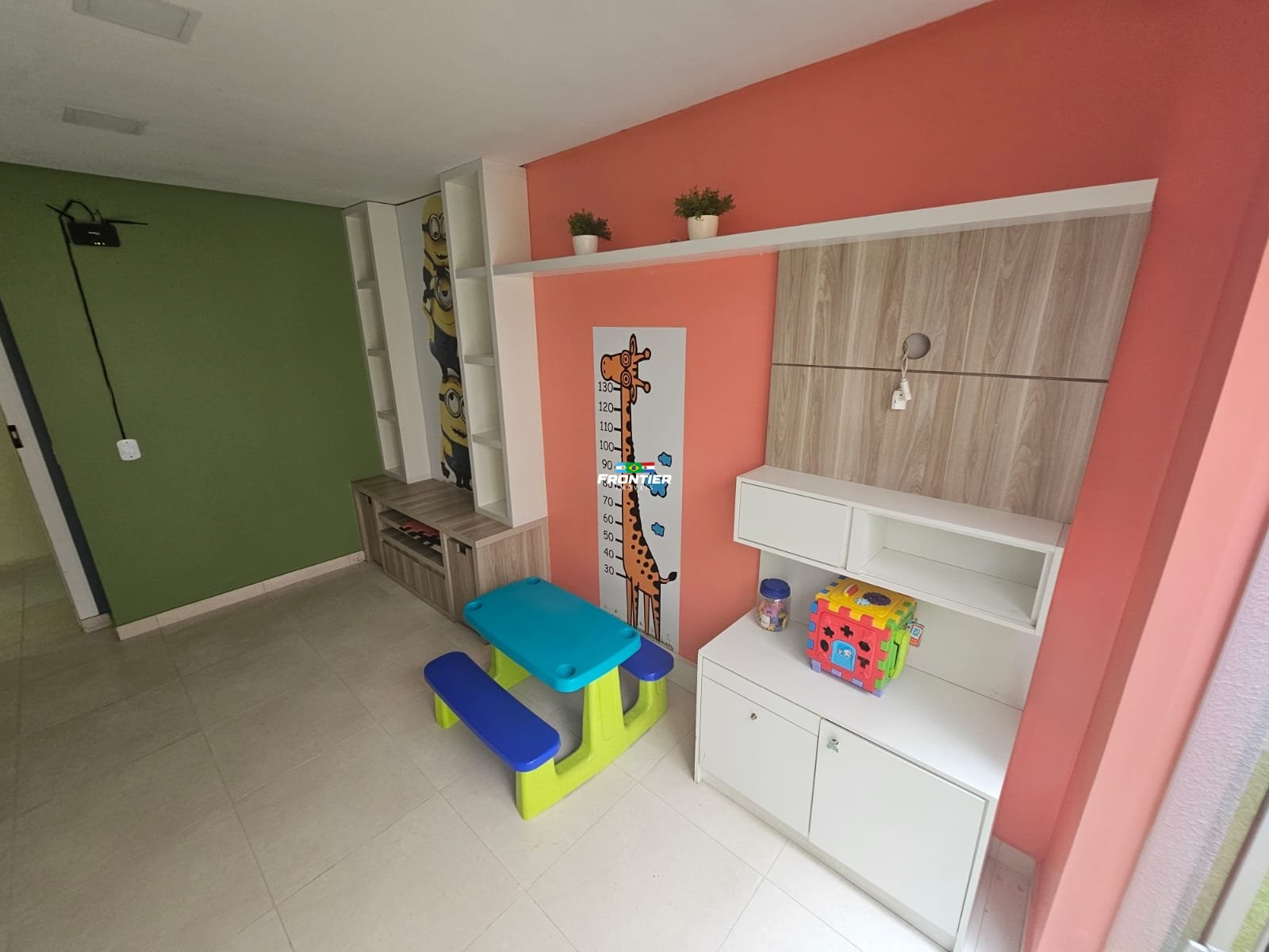 Loca��o anual 03 quartos Meia Praia