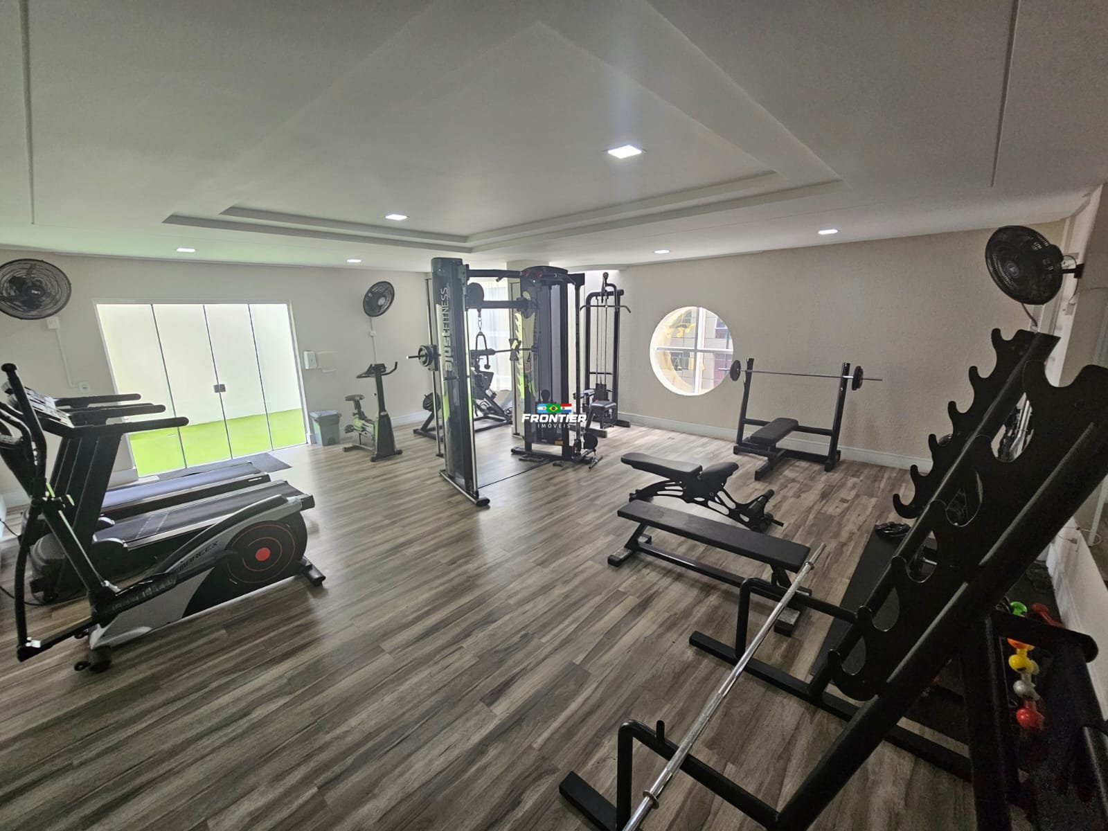 Loca��o anual 03 quartos Meia Praia