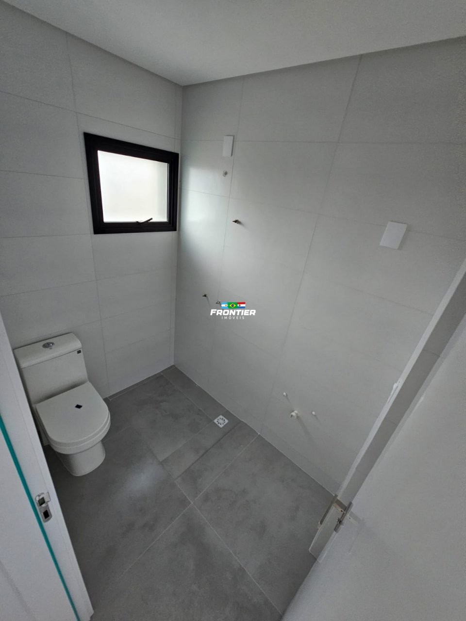 03 Su�tes loca��o anual Porto Belo SC