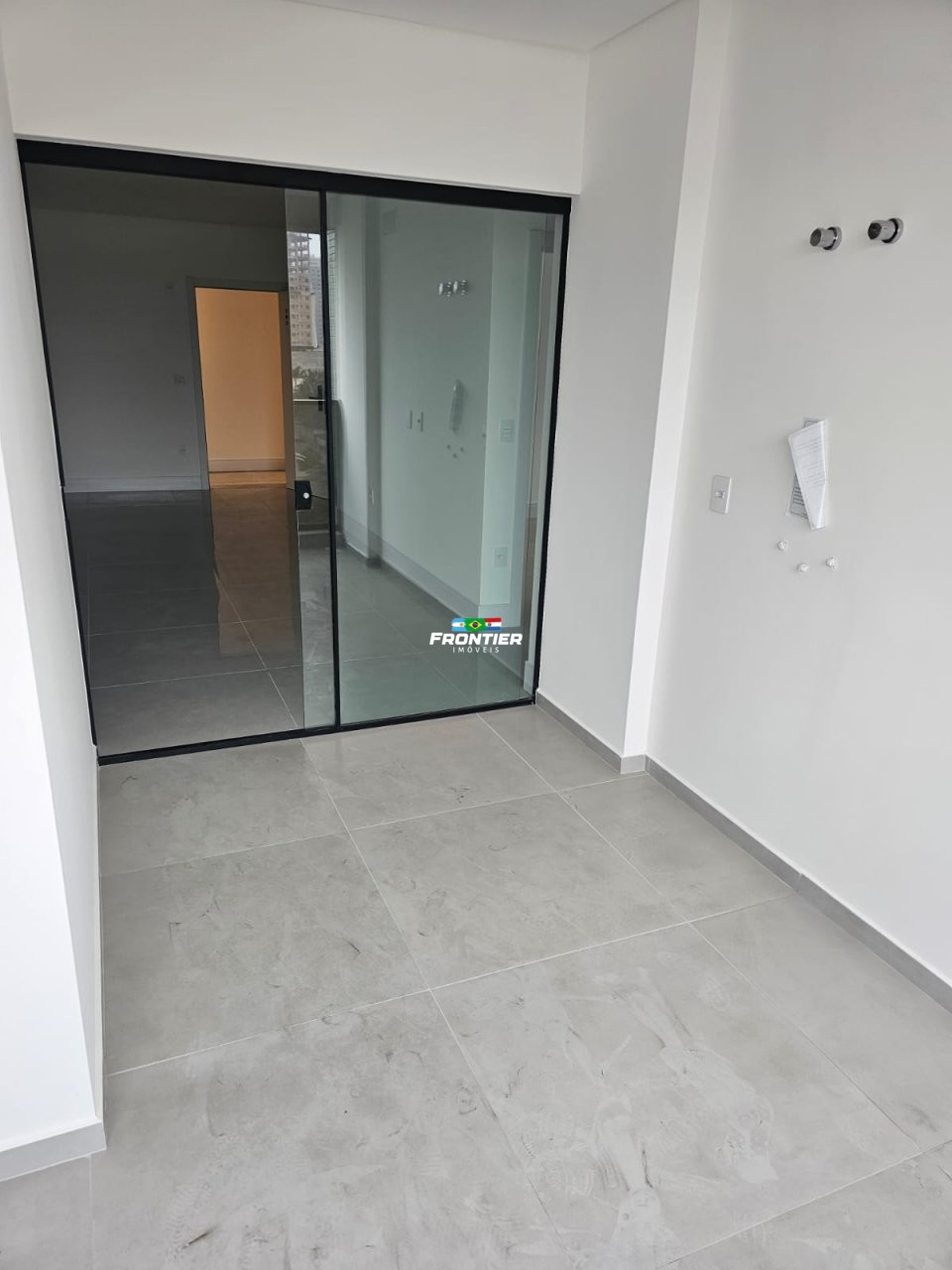 03 Su�tes loca��o anual Porto Belo SC