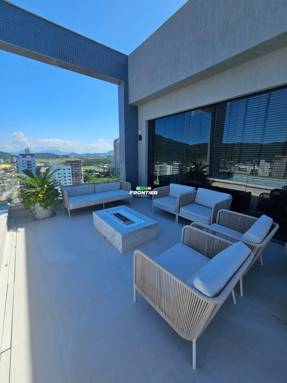 03 Su�tes loca��o anual Porto Belo SC