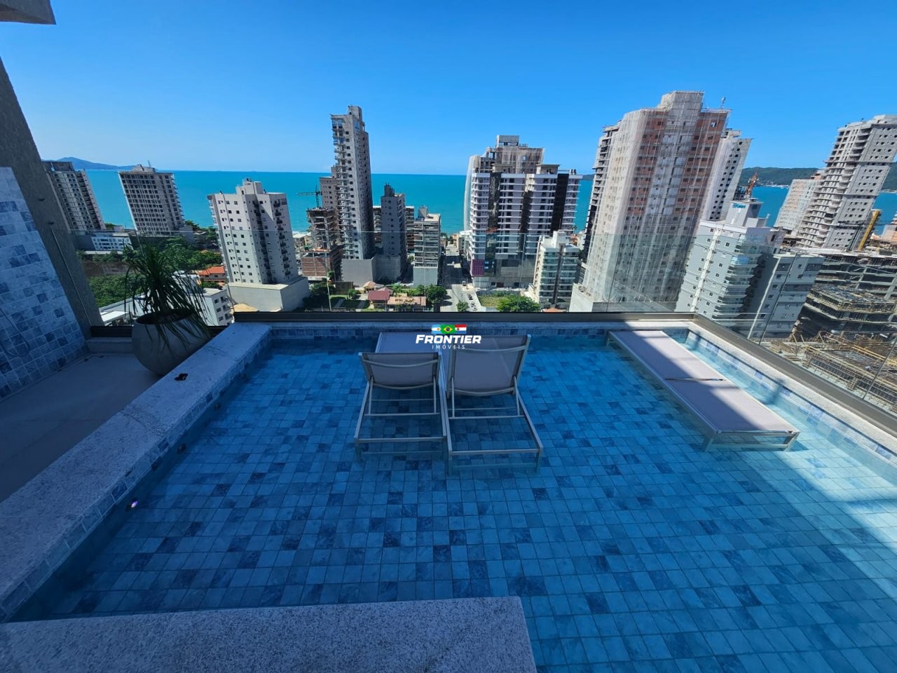 03 Su�tes loca��o anual Porto Belo SC