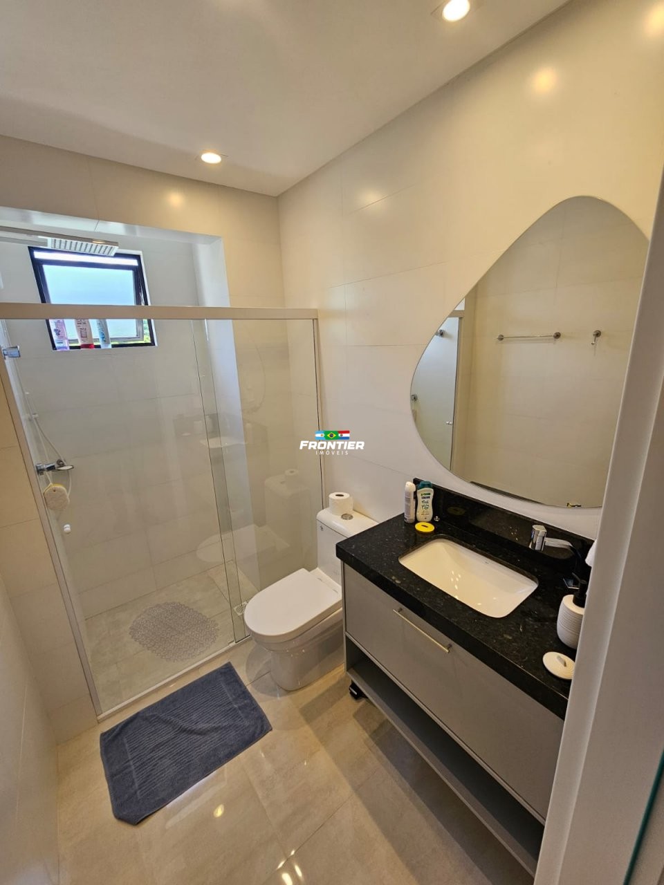 Loca��o anual 2 quartos em Itapema SC.