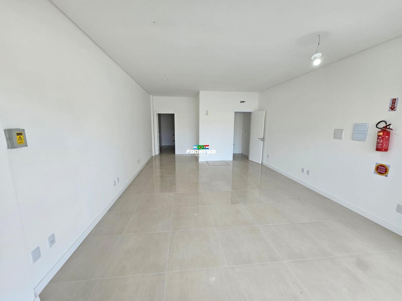 Sala comercial loca��o Anual Porto Belo sc.