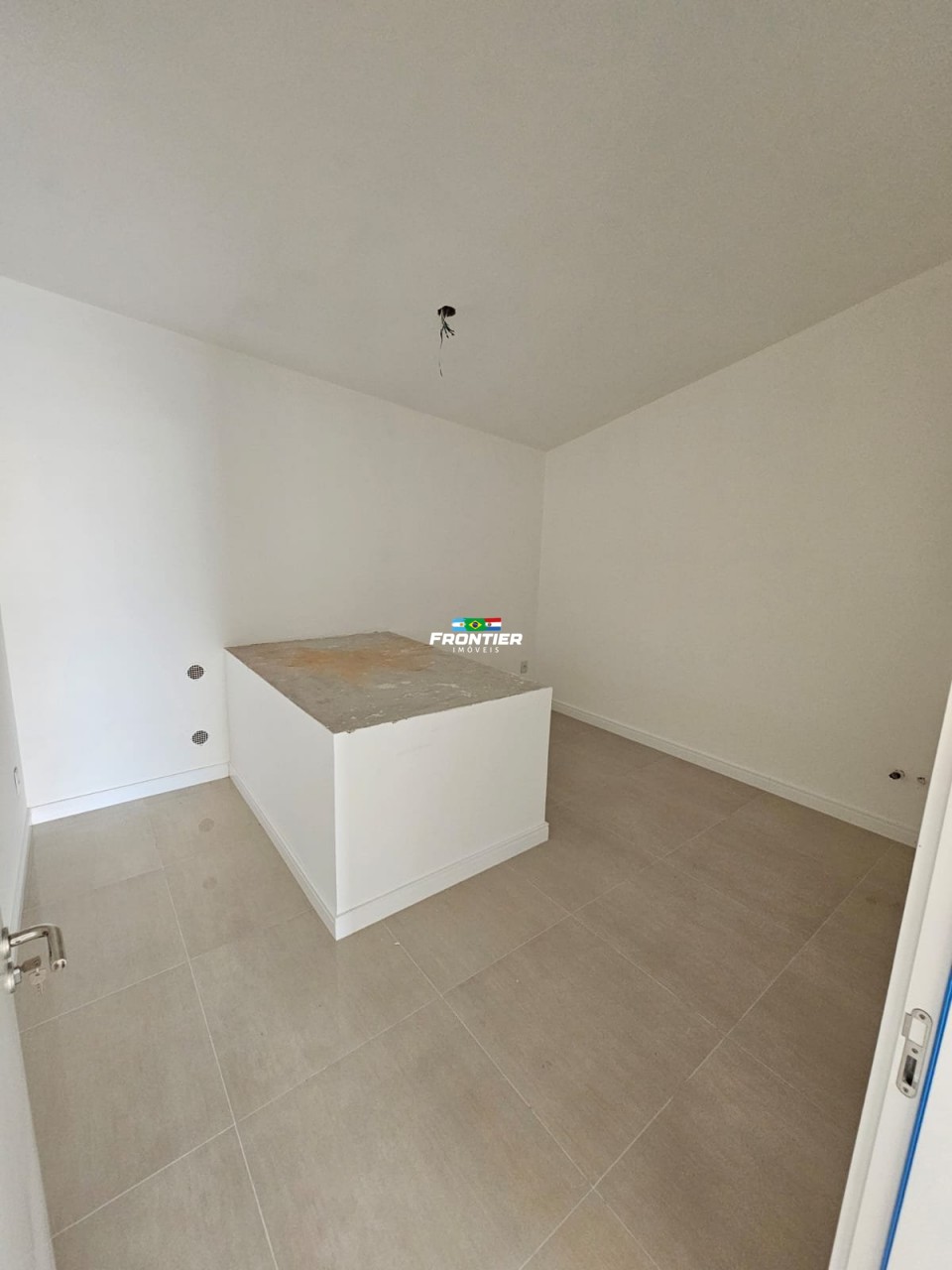 Sala comercial loca��o Anual Porto Belo sc.