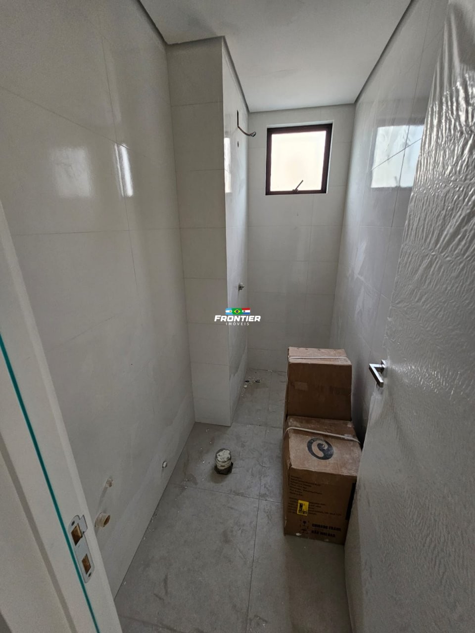 03 Quartos sendo 01 Su�te Itapema SC