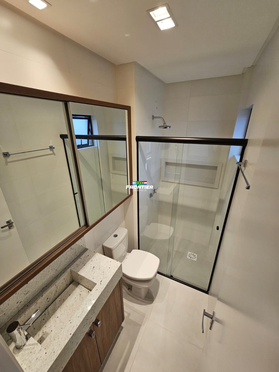 02 Su�tes semi mobiliado Porto Belo SC.