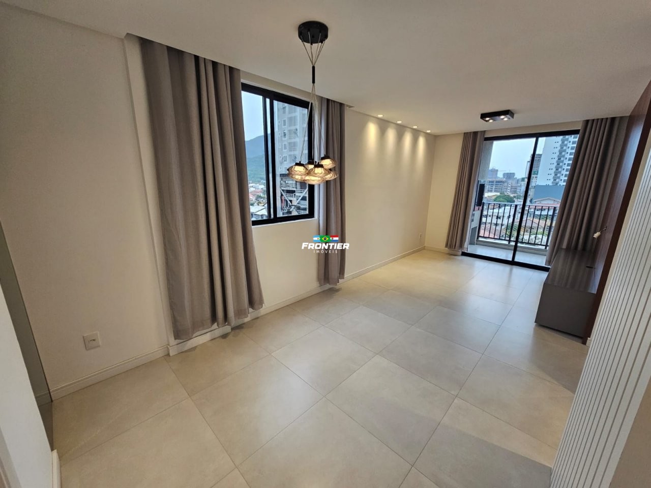 02 Su�tes semi mobiliado Porto Belo SC.