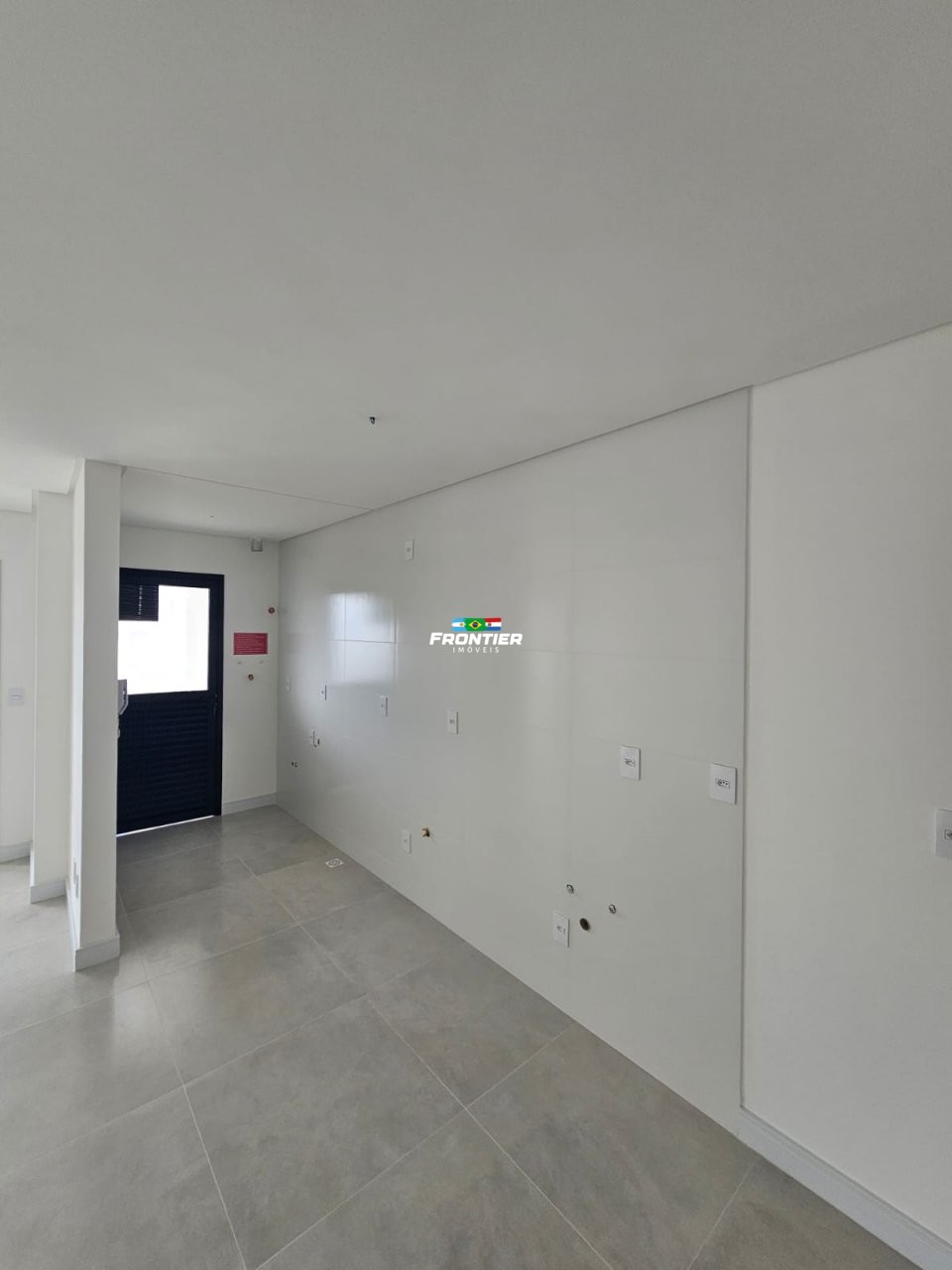 02 Su�tes pronto para morar em 100x, Porto Belo