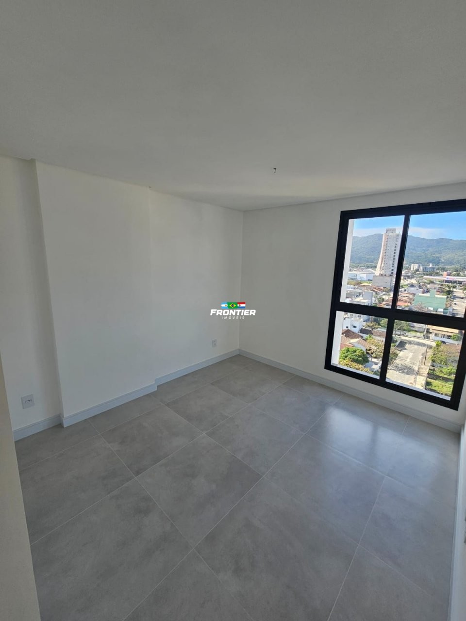 02 Su�tes pronto para morar em 100x, Porto Belo