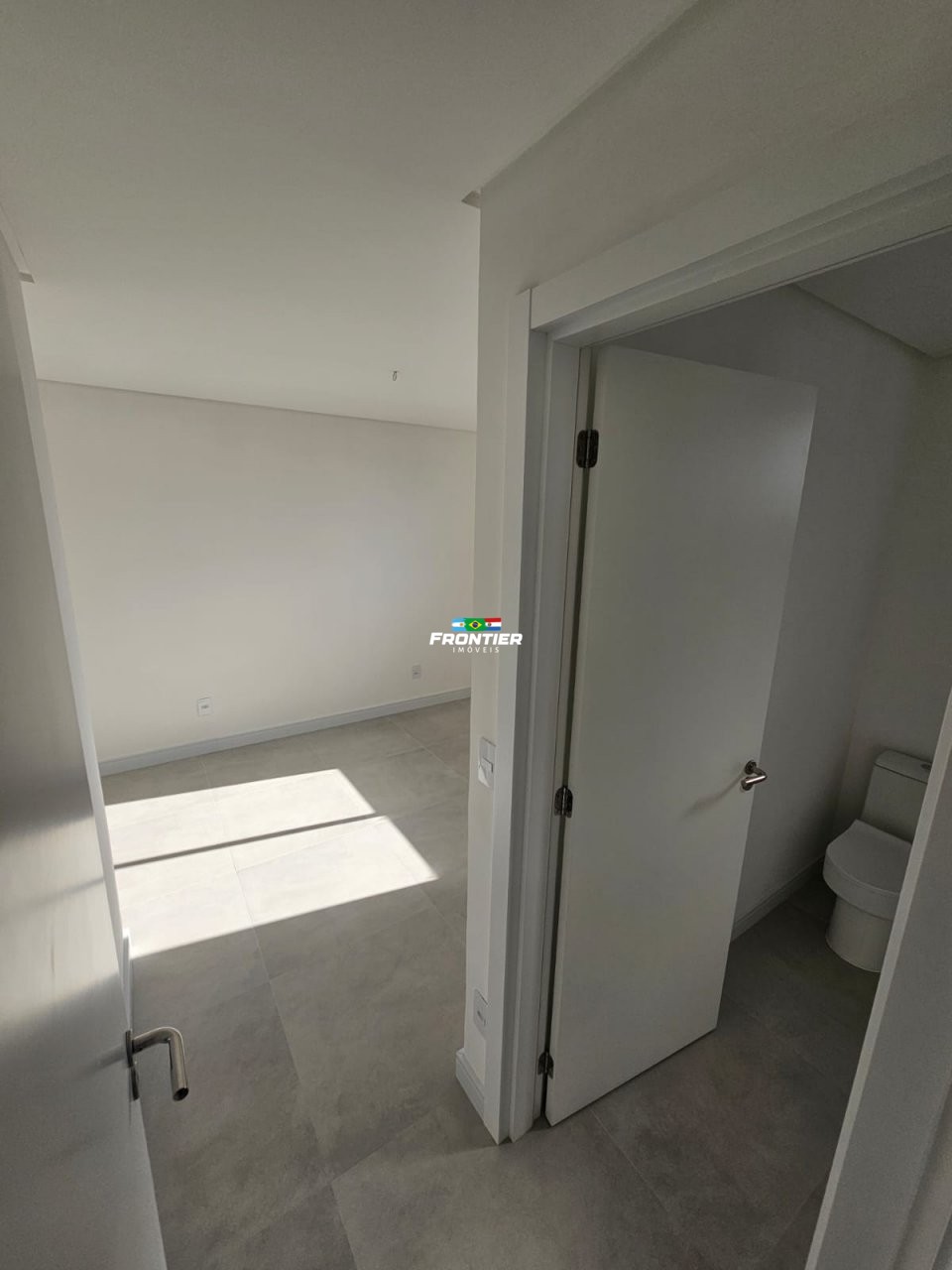 02 Su�tes pronto para morar em 100x, Porto Belo
